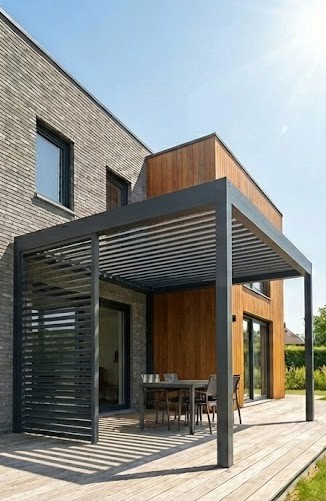 Stores extérieurs et protection solaire intégrée pour pergola et véranda Trigoni.