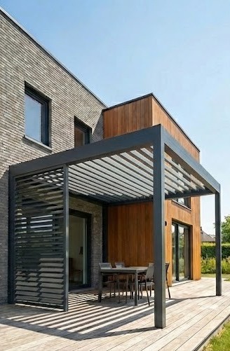 Stores extérieurs et protection solaire intégrée pour pergola et véranda Trigoni.