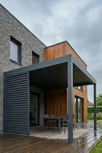 Stores extérieurs et protection solaire intégrée pour pergola et véranda Trigoni.